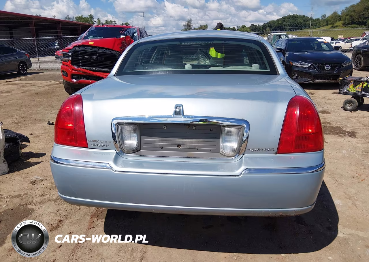 2006 Lincoln Town Car Signature Limited VIN:1LNHM82VX6Y629608 - 16