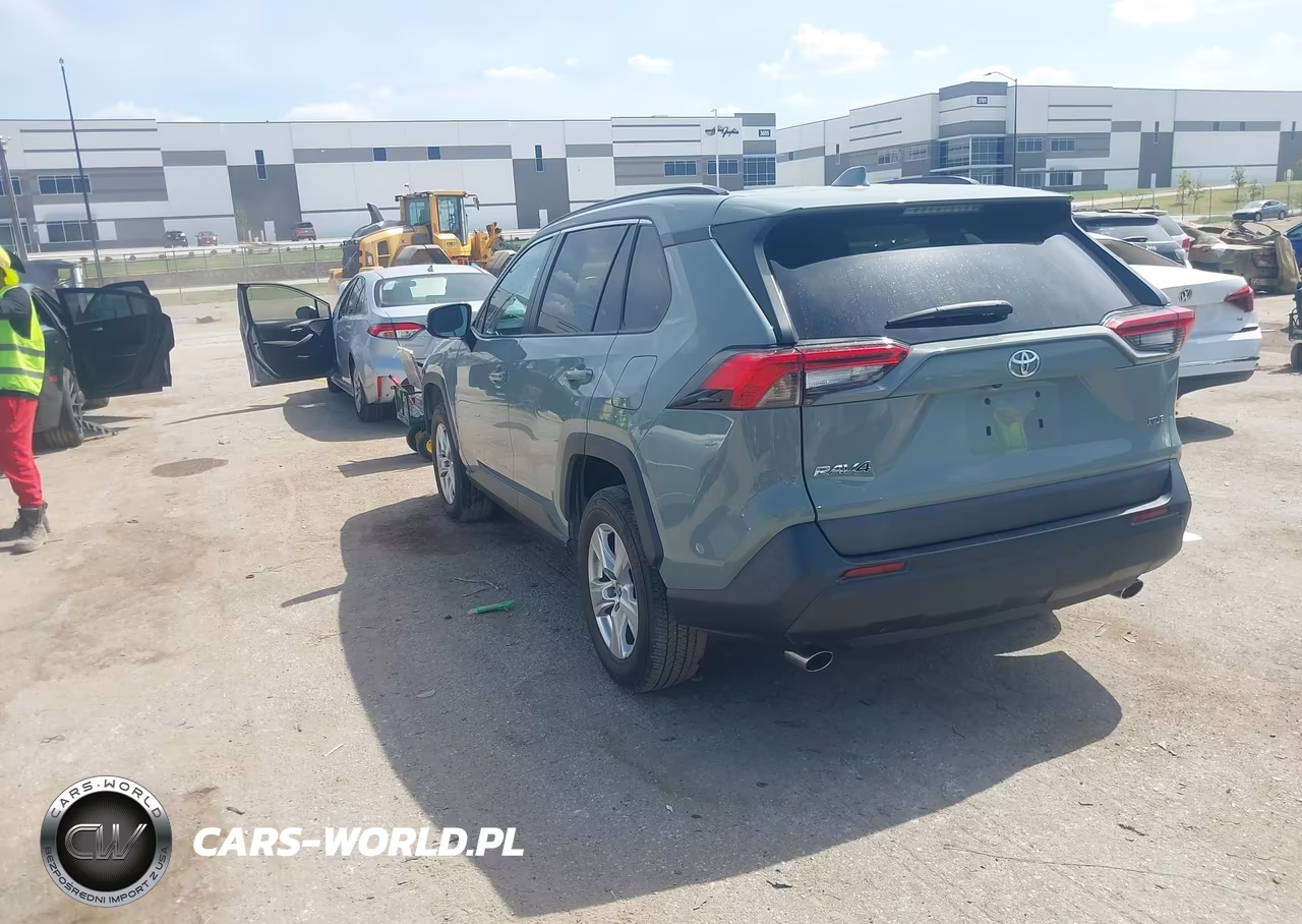 2021 Toyota Rav4 Xle VIN:2T3W1RFV7MW162367 - 3