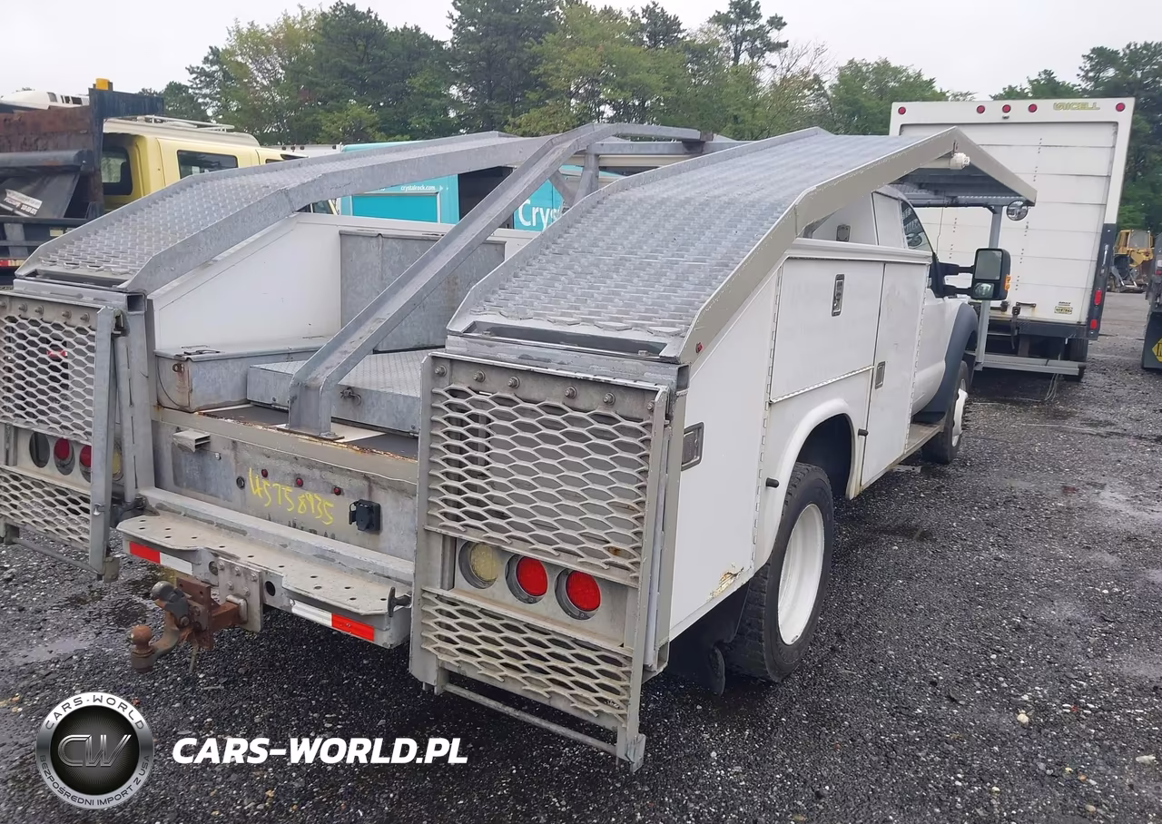 2015 Ford F-550 Chassis Xl VIN:1FDUF5HY0FEC42575 - 4