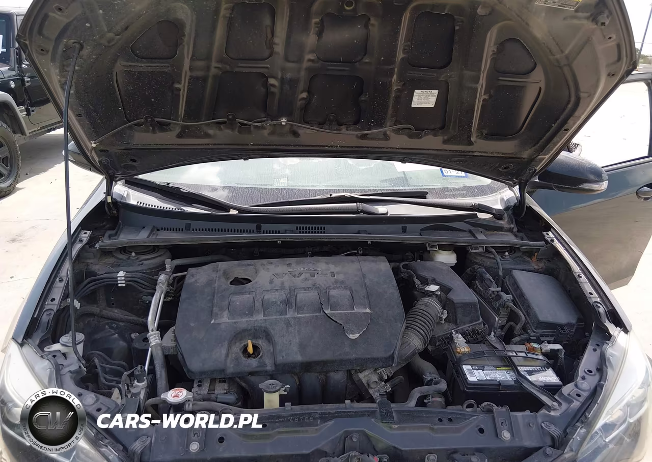 2018 Toyota Corolla Se VIN:5YFBURHE3JP774073 - 10