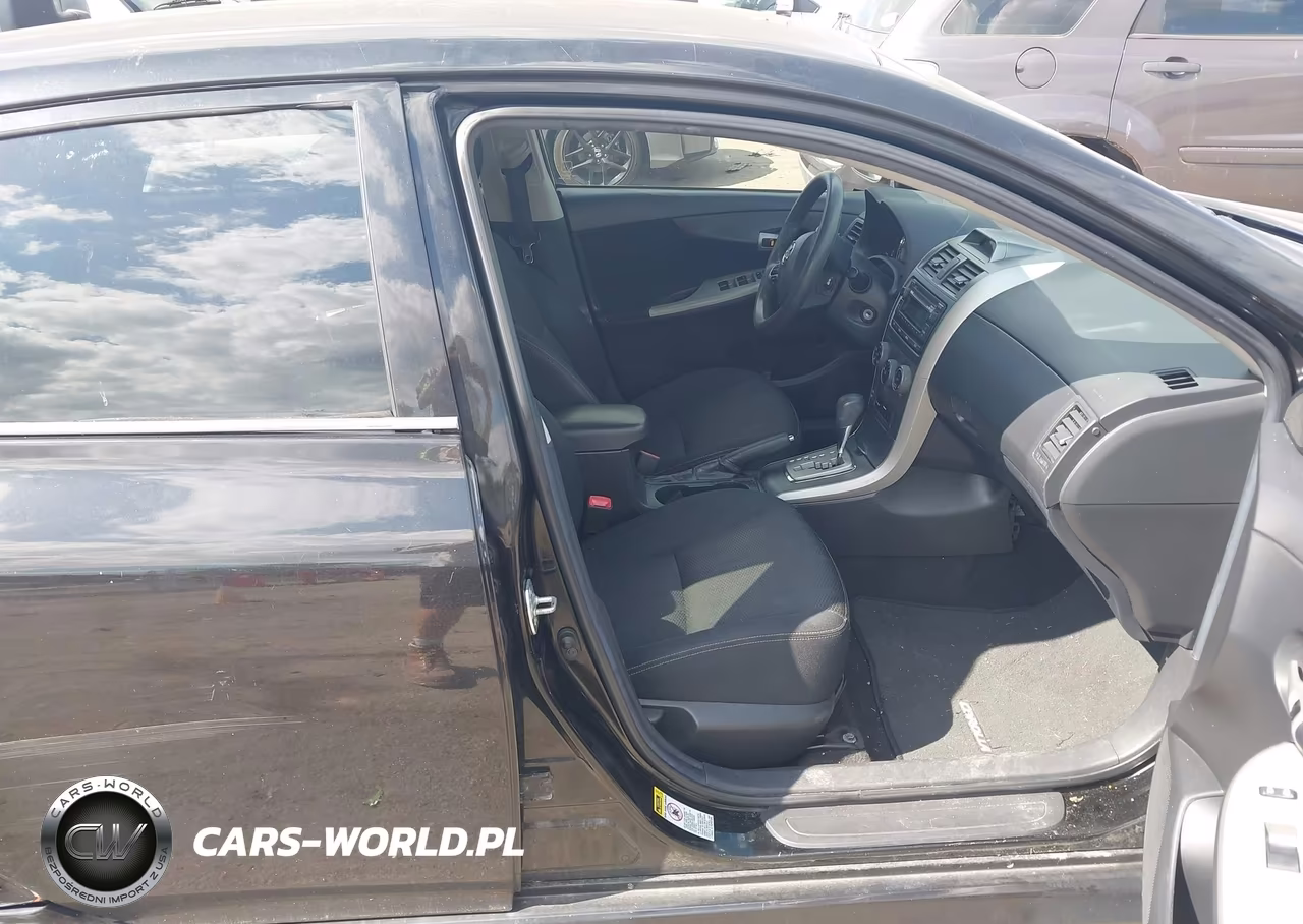 2012 Toyota Corolla S VIN:2T1BU4EEXCC820055 - 5