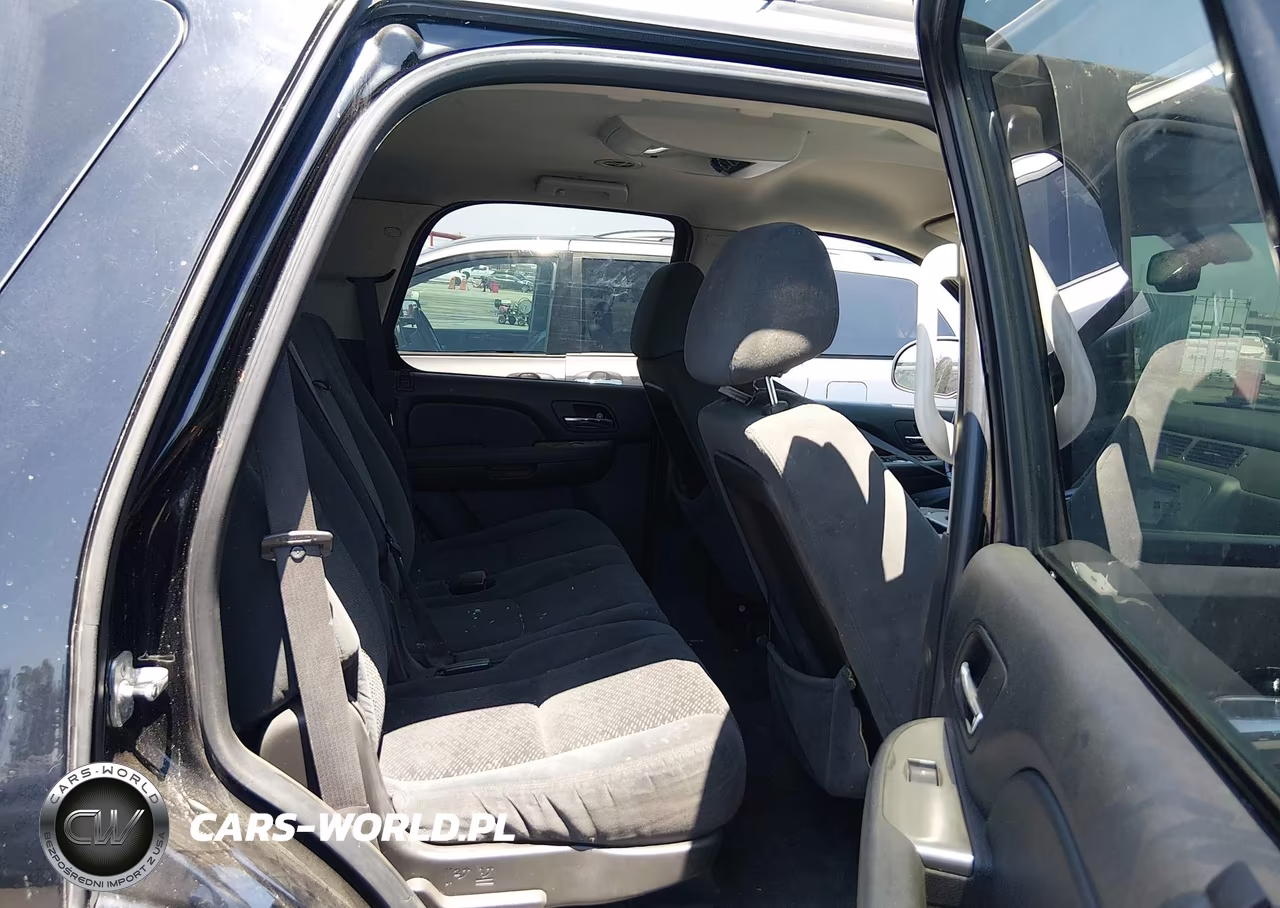 2007 Chevrolet Tahoe Ls VIN:1GNFC13C07J262058 - 8