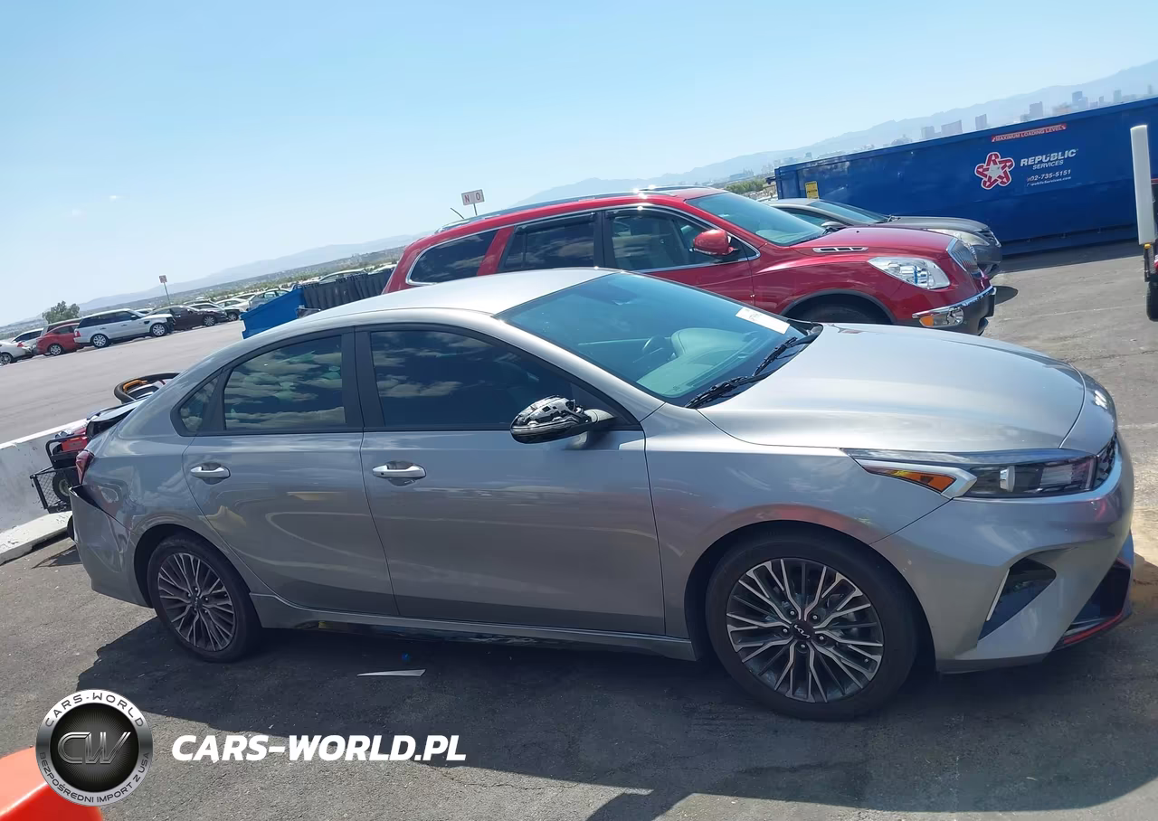 2024 Kia Forte Gt-Line VIN:3KPF54AD4RE785745 - 13
