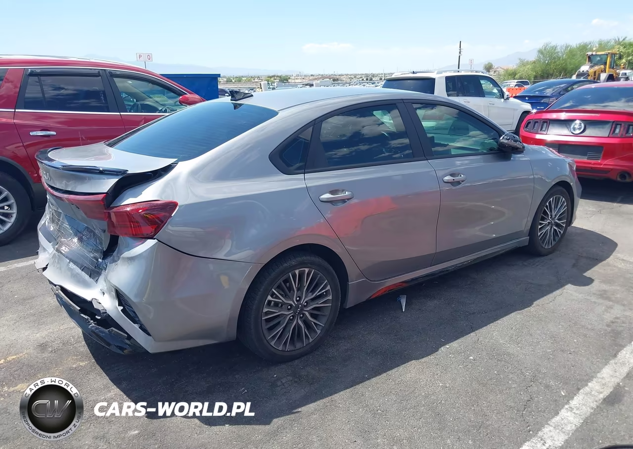 2024 Kia Forte Gt-Line VIN:3KPF54AD4RE785745 - 4