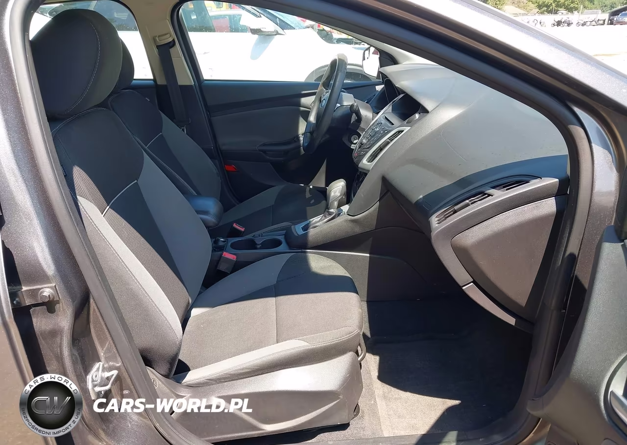 2014 Ford Focus Se VIN:1FADP3F2XEL450483 - 5
