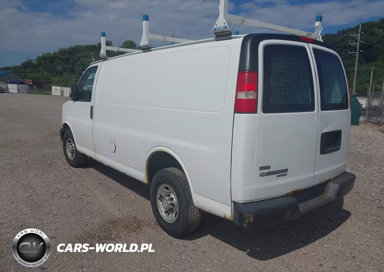 2011 Chevrolet Express 2500 Work Van VIN:1GCWGFBA5B1146227 - 3