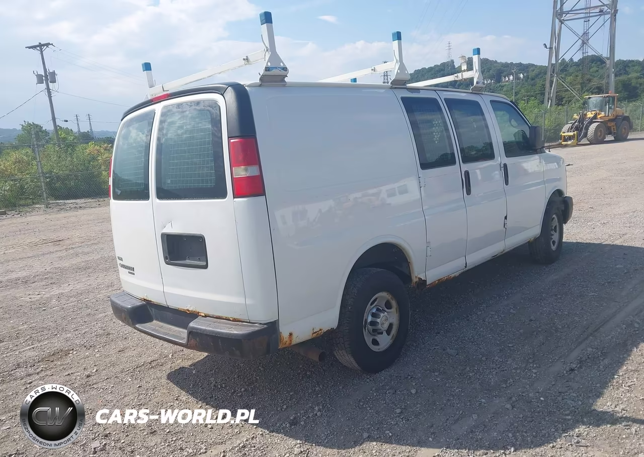 2011 Chevrolet Express 2500 Work Van VIN:1GCWGFBA5B1146227 - 4