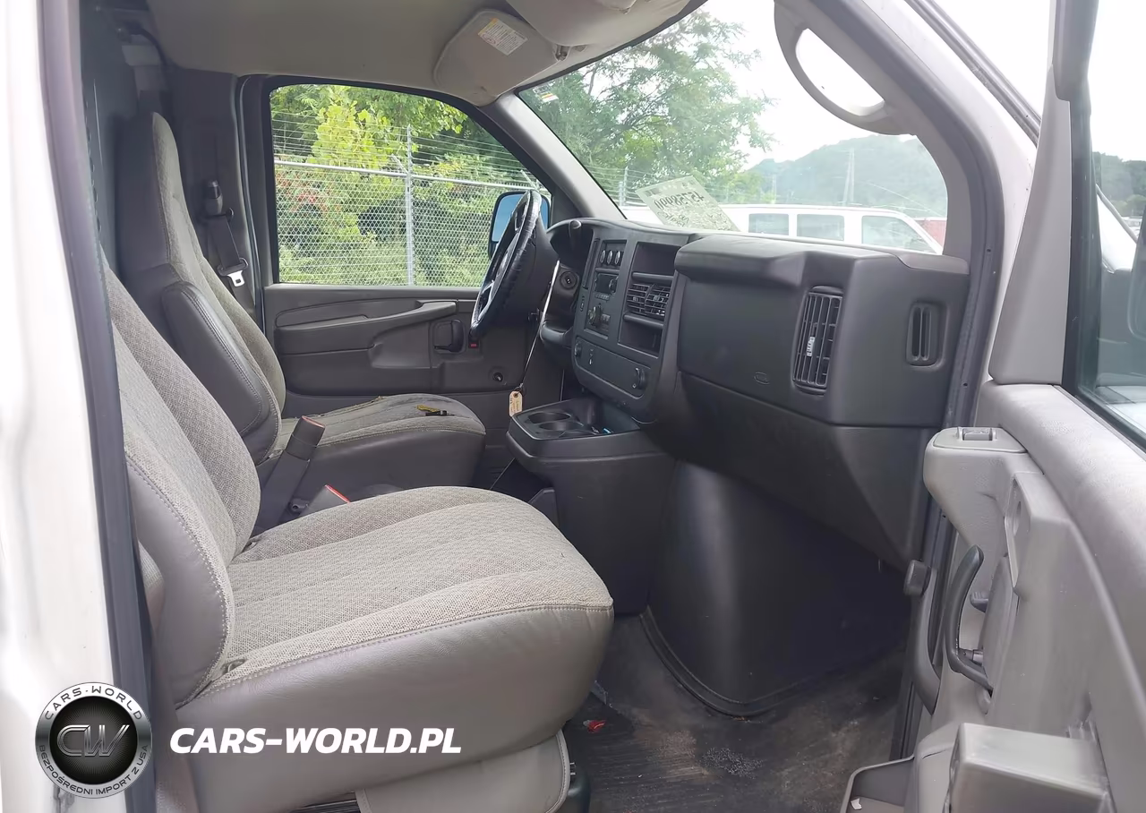 2008 GMC Savana Work Van VIN:1GTHG35KX81142825 - 5