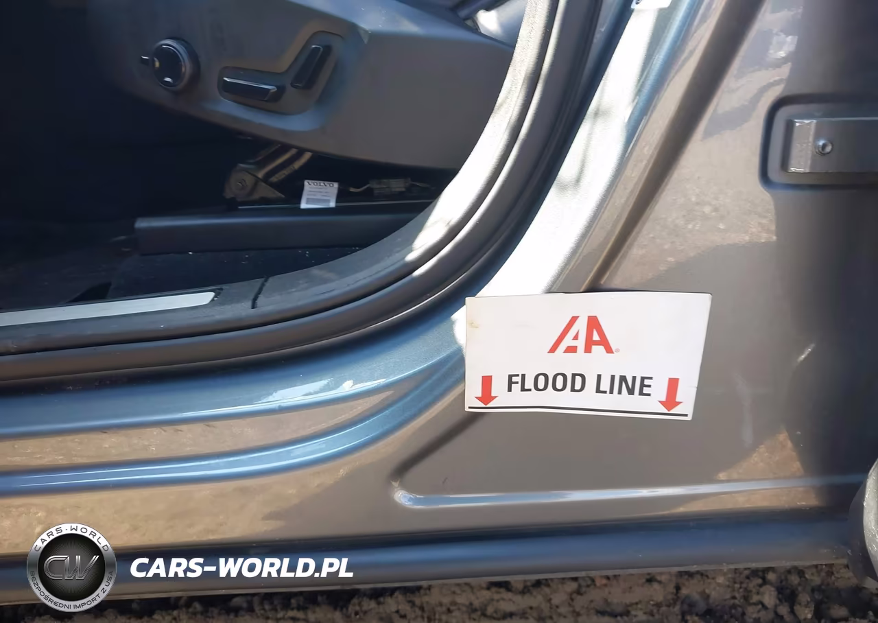 2021 Volvo Xc60 Recharge Plug-In Hybrid T8 R-Design VIN:YV4BR0DM9M1814057 - 12