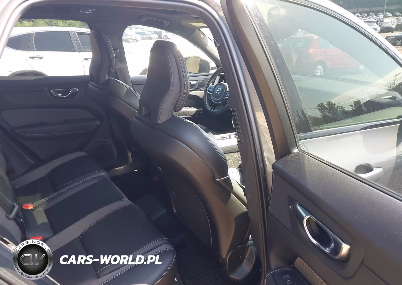 2021 Volvo Xc60 Recharge Plug-In Hybrid T8 R-Design VIN:YV4BR0DM9M1814057 - 8