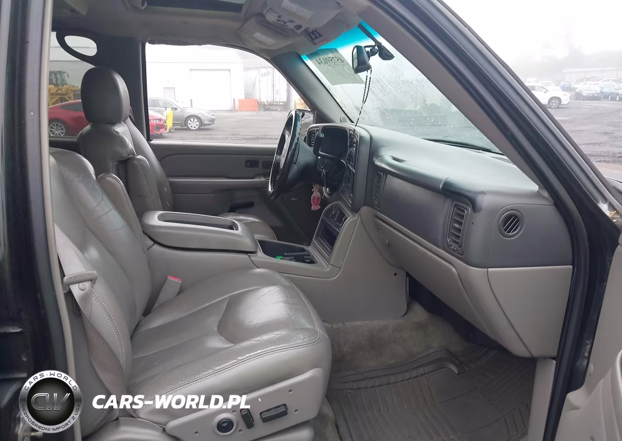 2005 Chevrolet Tahoe Z71 VIN:1GNEK13T15R124641 - 5