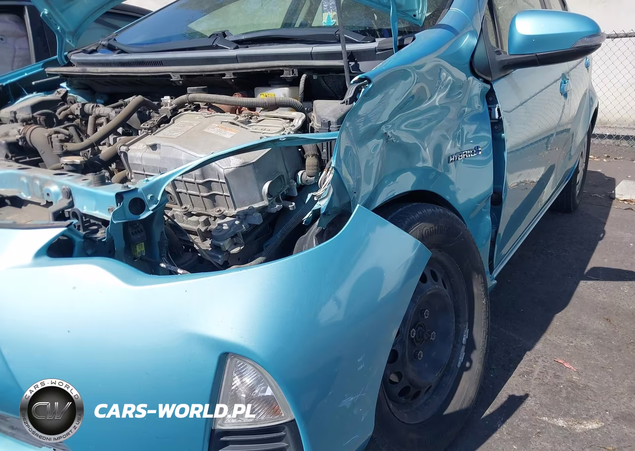 2014 Toyota Prius C One VIN:JTDKDTB34E1084945 - 17