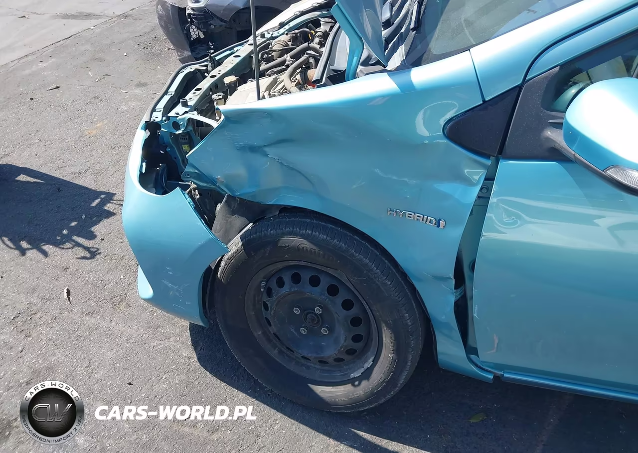 2014 Toyota Prius C One VIN:JTDKDTB34E1084945 - 18