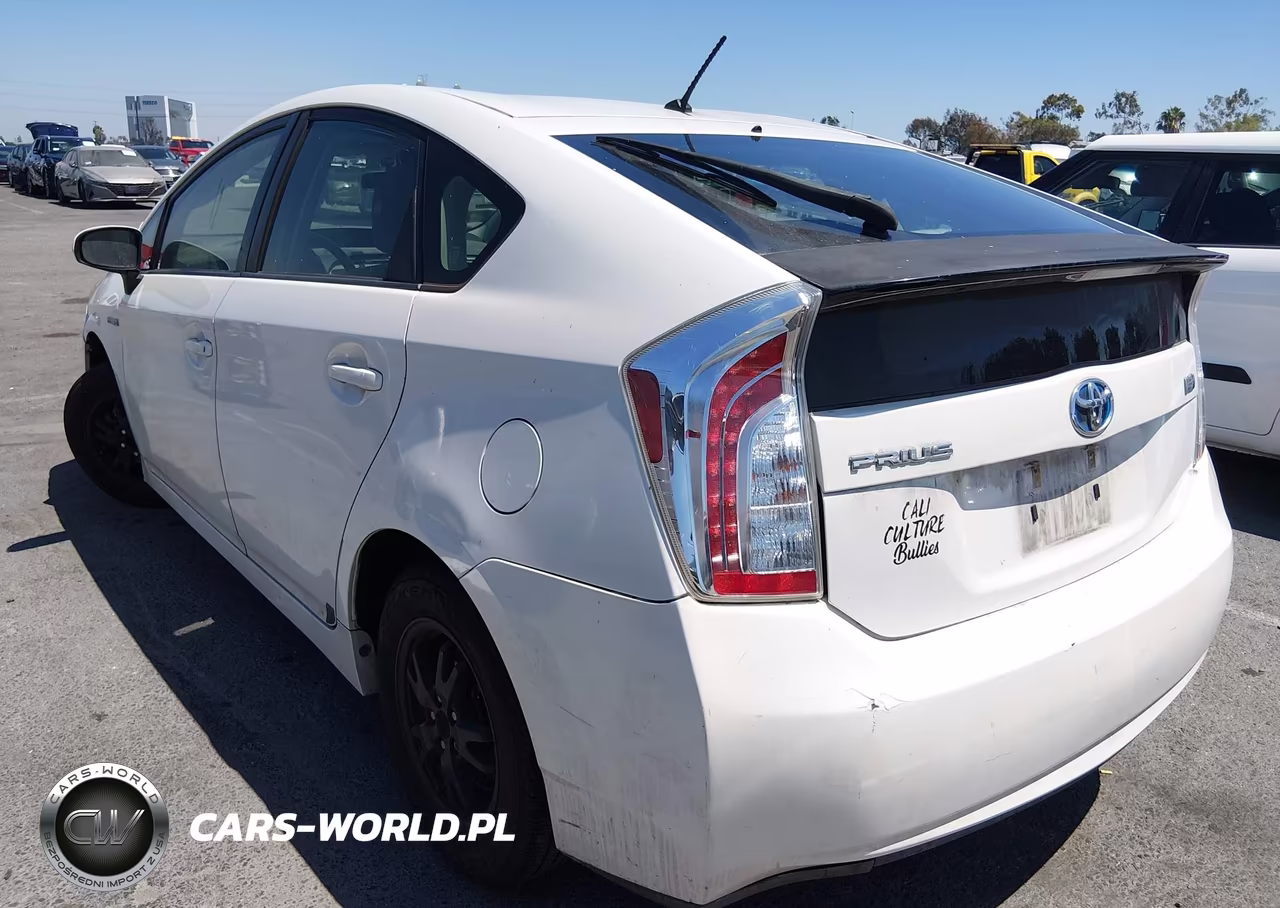 2013 Toyota Prius Two VIN:JTDKN3DUXD5547147 - 3