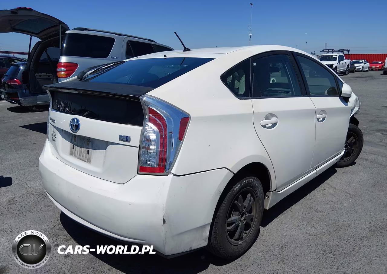 2013 Toyota Prius Two VIN:JTDKN3DUXD5547147 - 4
