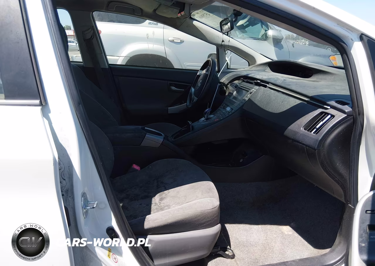 2013 Toyota Prius Two VIN:JTDKN3DUXD5547147 - 5