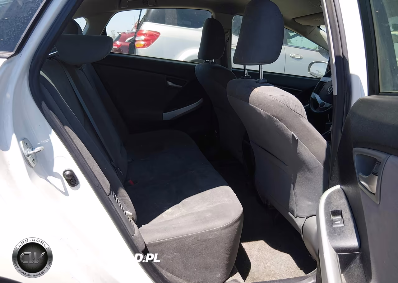 2013 Toyota Prius Two VIN:JTDKN3DUXD5547147 - 8