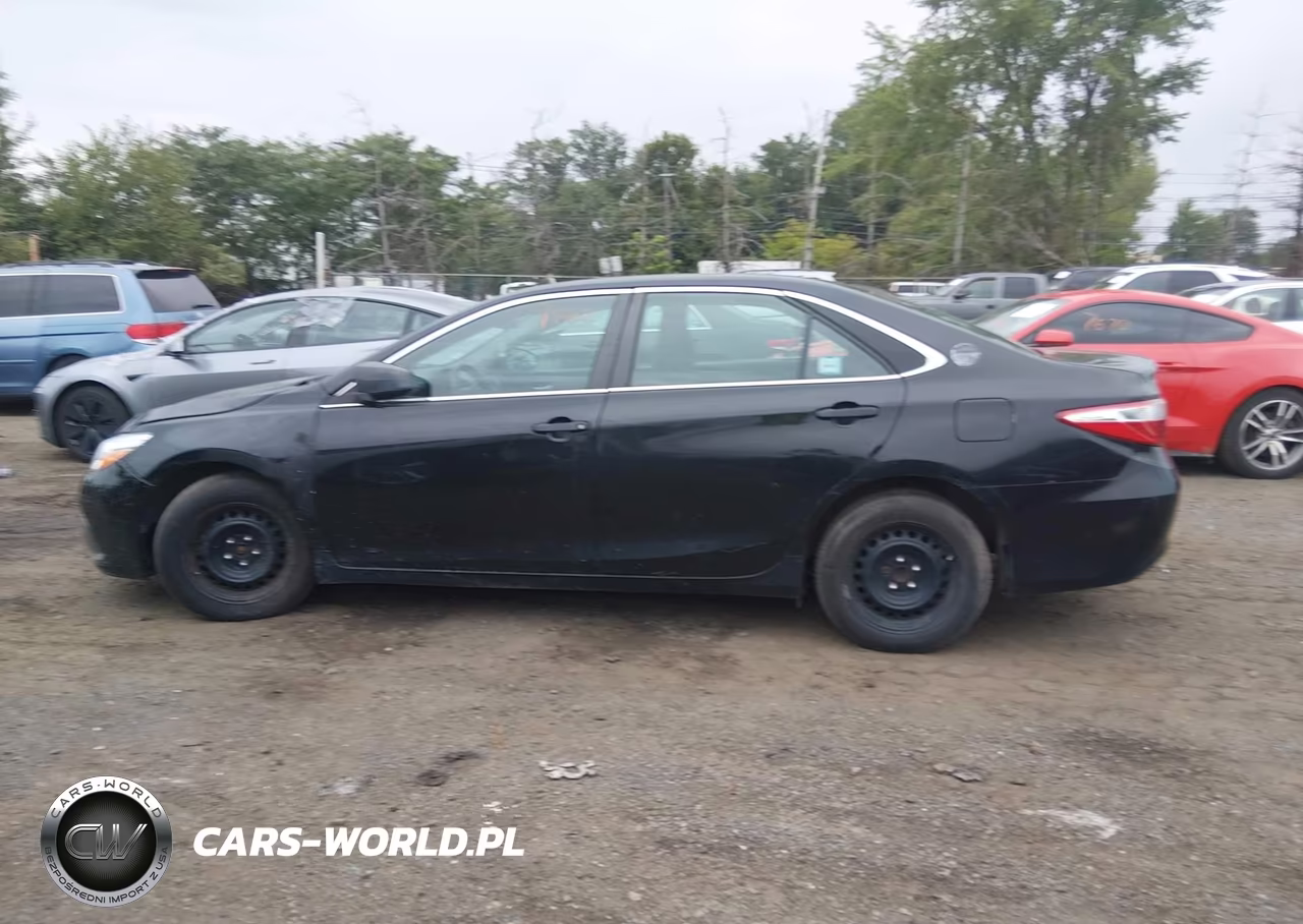 2015 Toyota Camry Hybrid Le VIN:4T1BD1FK8FU159325 - 14