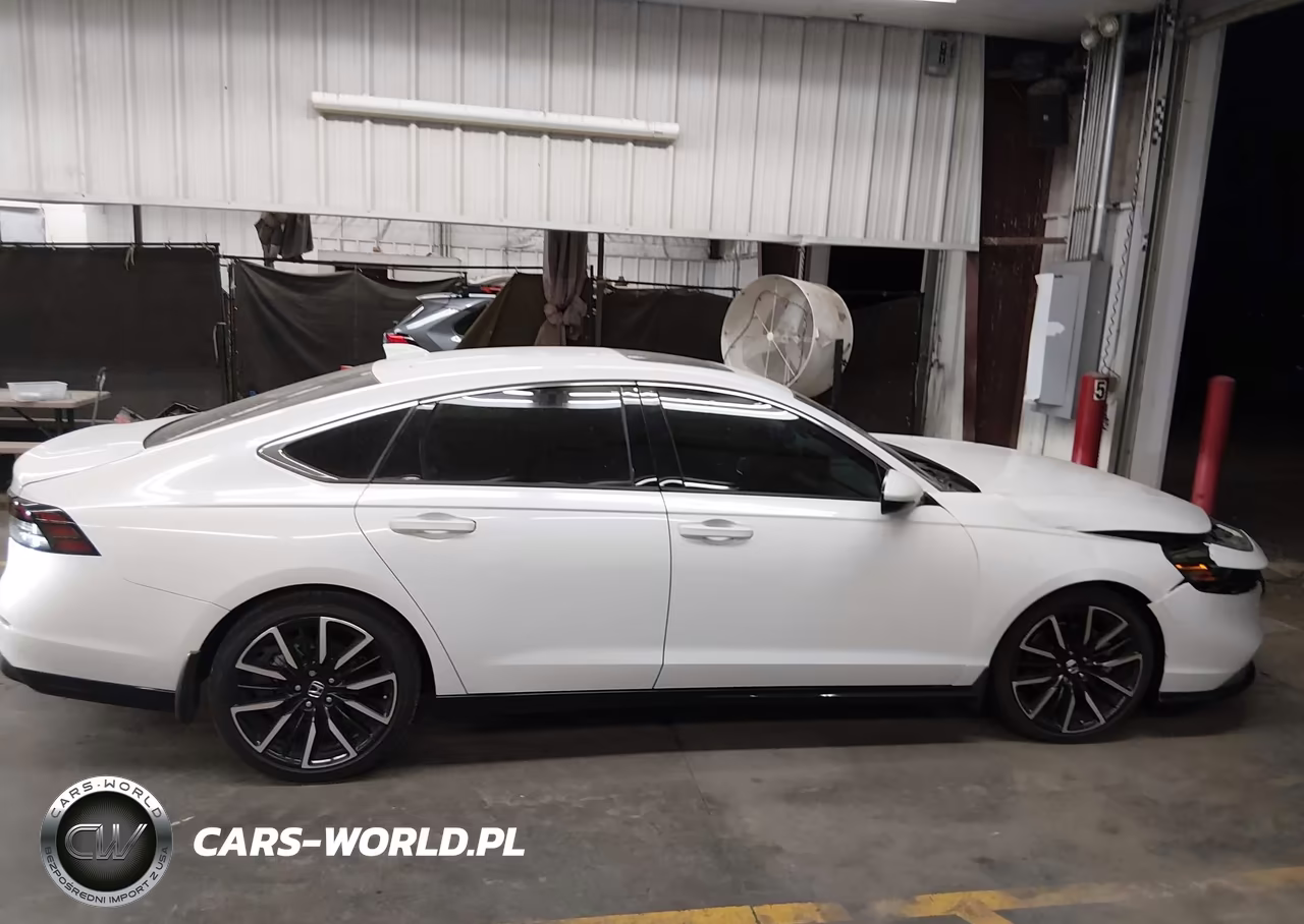 2024 Honda Accord Hybrid Touring VIN:1HGCY2F89RA014552 - 13