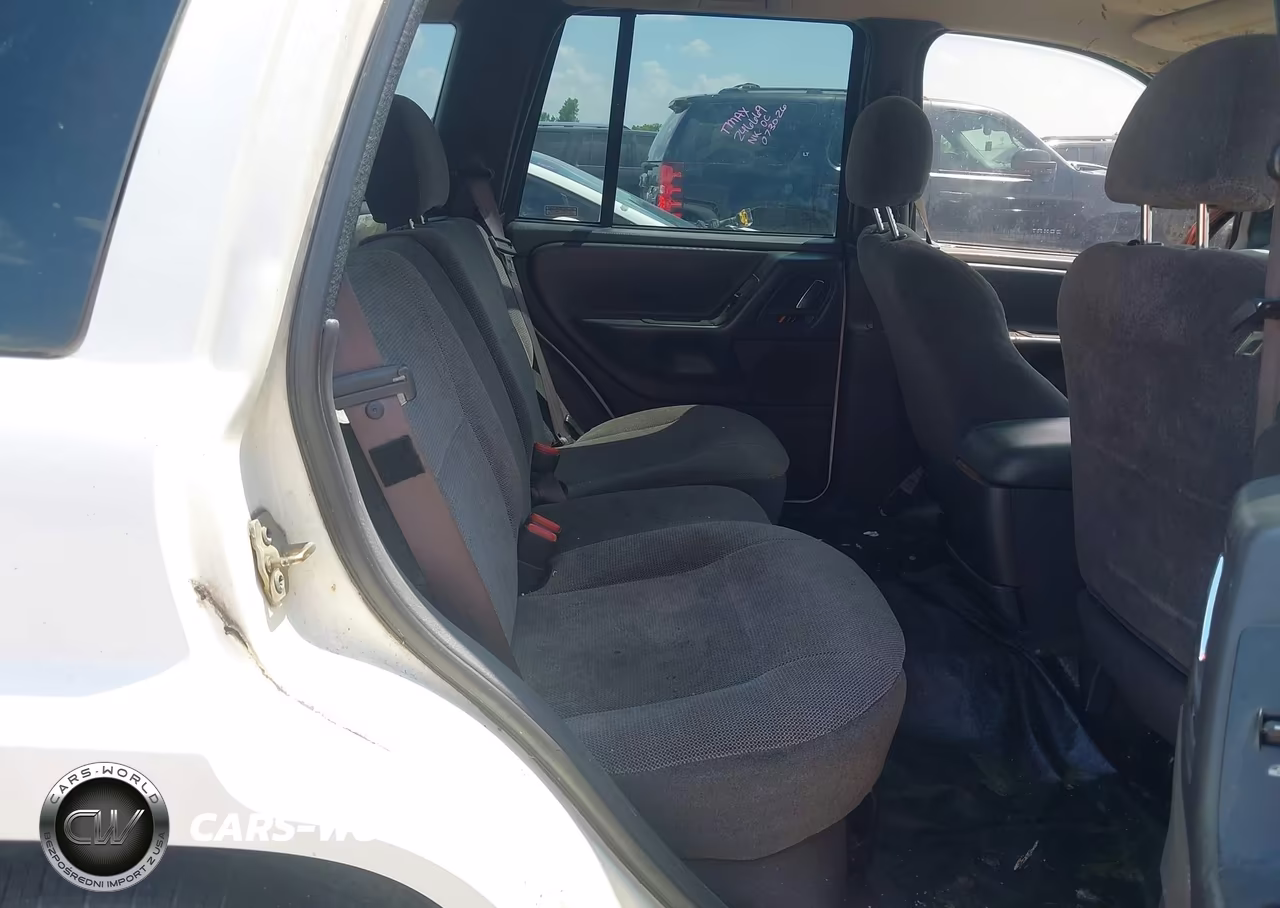 2000 Jeep Grand Cherokee Laredo VIN:1J4G248NXYC267473 - 8