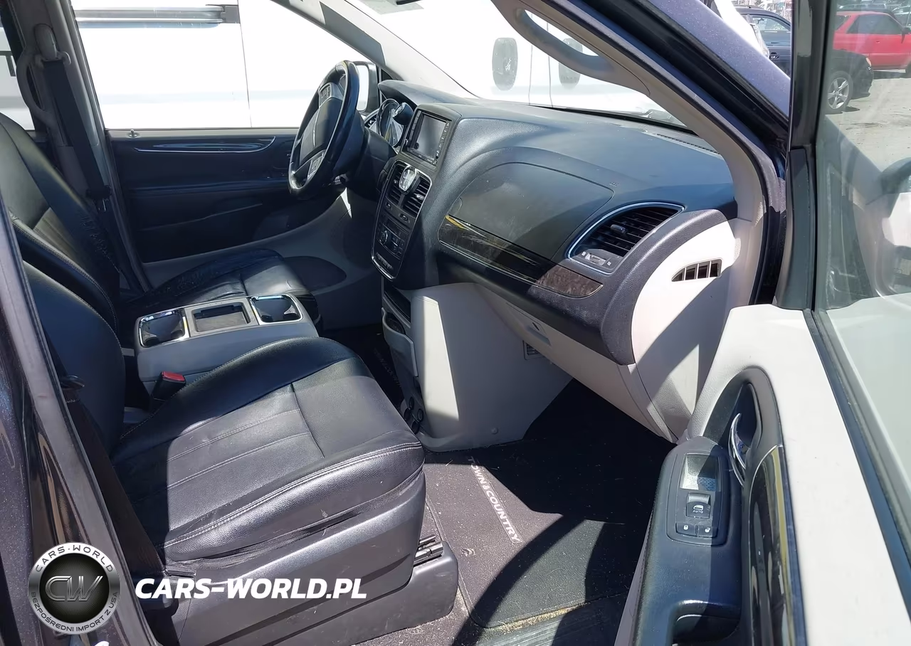 2014 Chrysler Town & Country Touring VIN:2C4RC1BG8ER435831 - 5