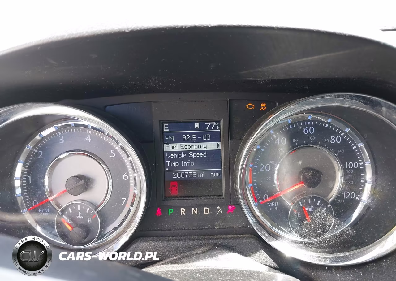 2014 Chrysler Town & Country Touring VIN:2C4RC1BG8ER435831 - 7