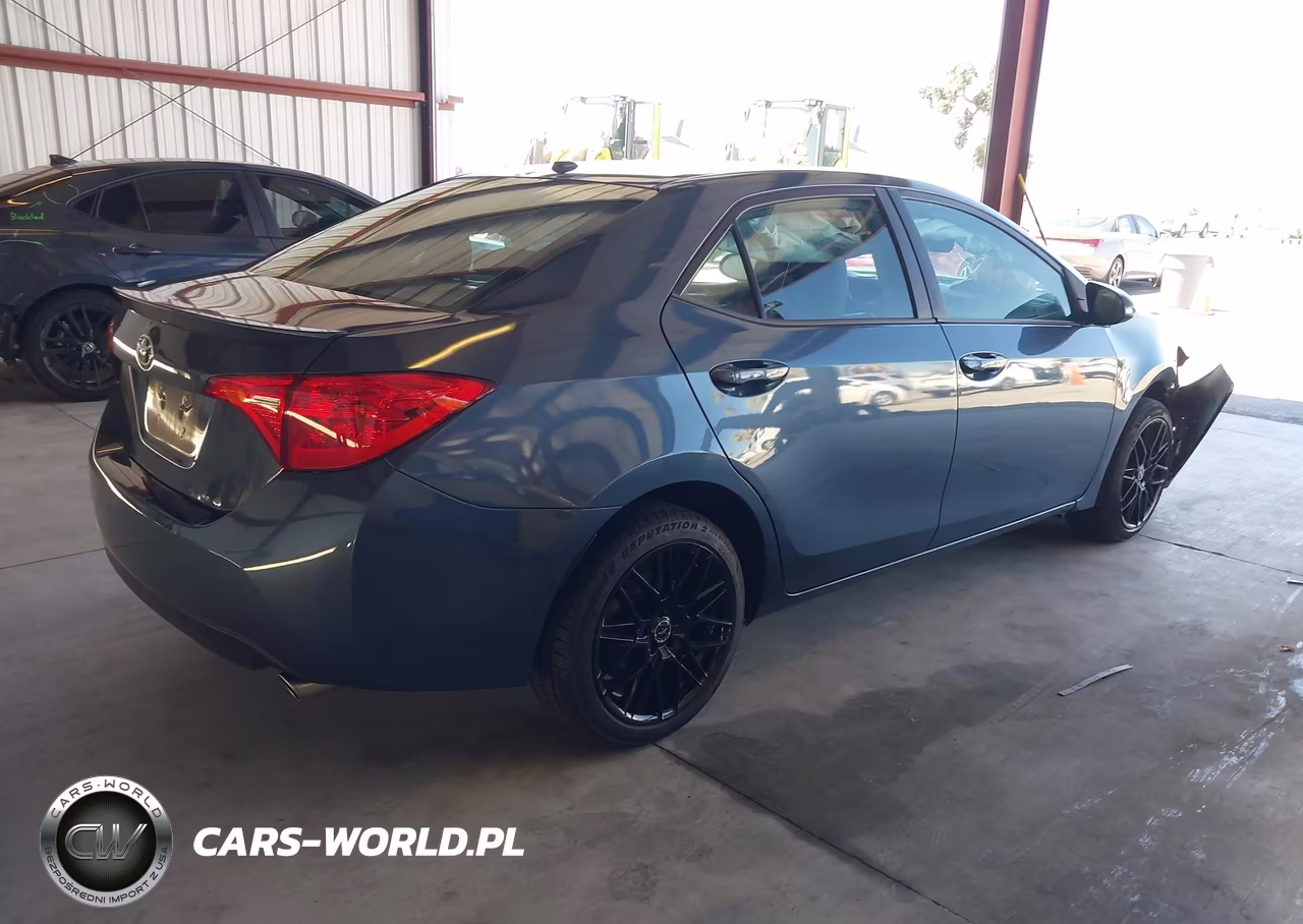 2017 Toyota Corolla Xse VIN:5YFBURHE2HP679546 - 4