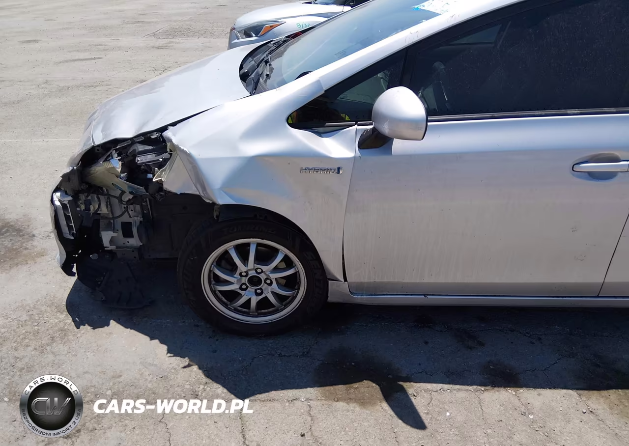 2012 Toyota Prius V Three VIN:JTDZN3EU2C3149003 - 13