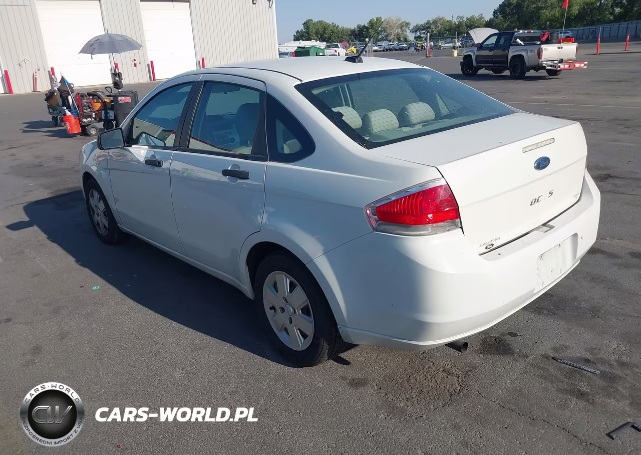 2011 Ford Focus S VIN:1FAHP3EN6BW145294 - 3