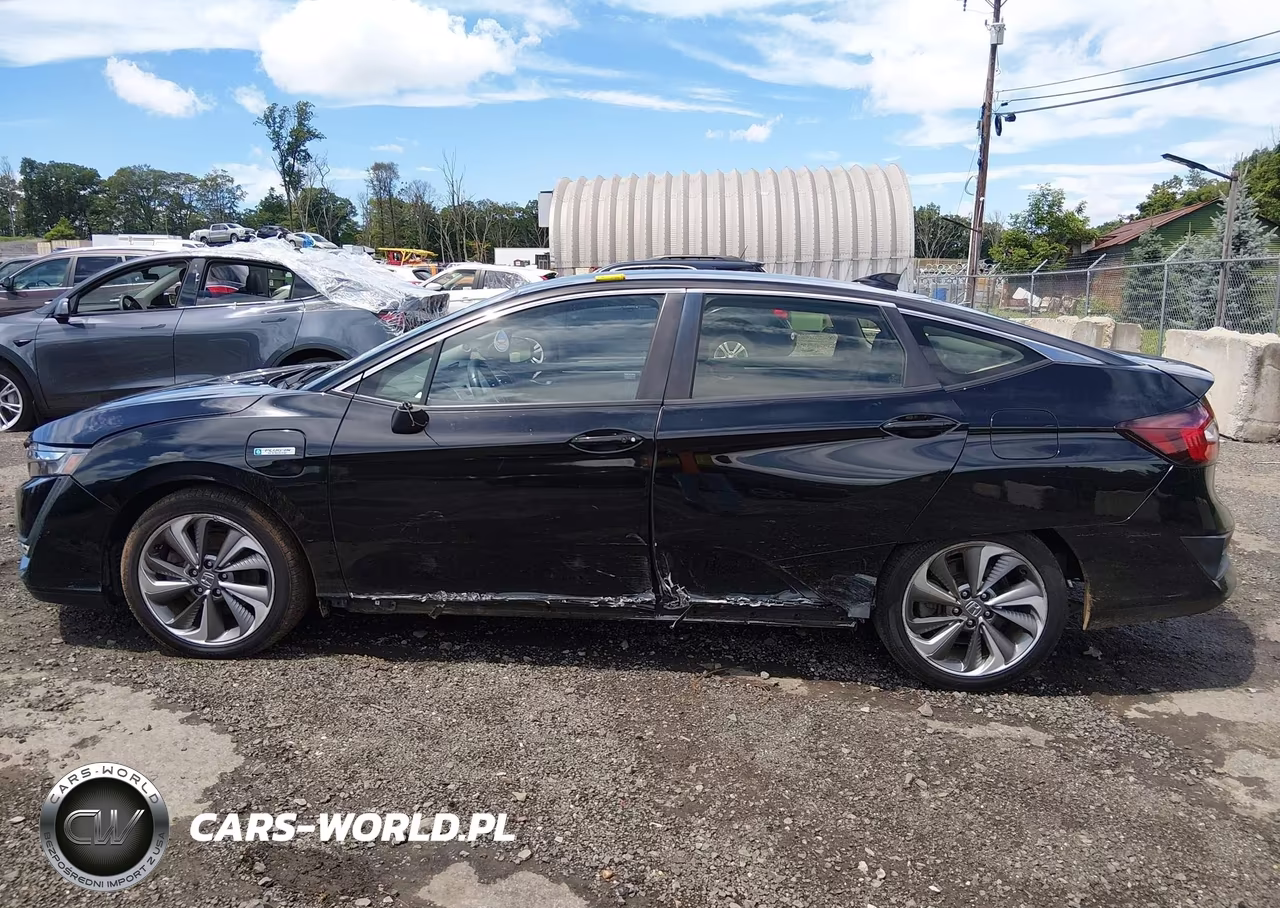 2018 Honda Clarity Plug-In Hybrid Touring VIN:JHMZC5F3XJC017786 - 14