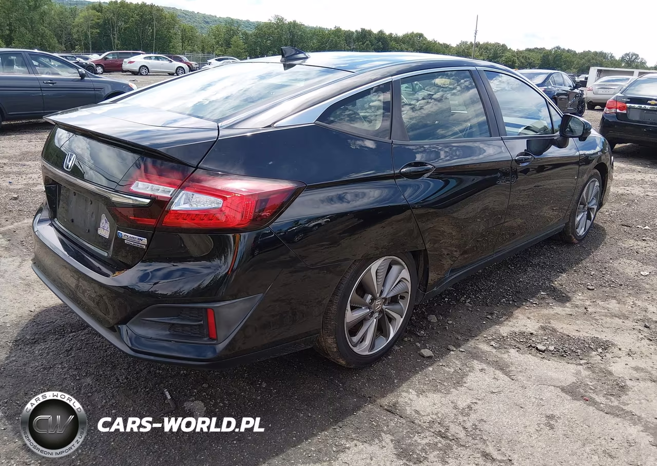 2018 Honda Clarity Plug-In Hybrid Touring VIN:JHMZC5F3XJC017786 - 4