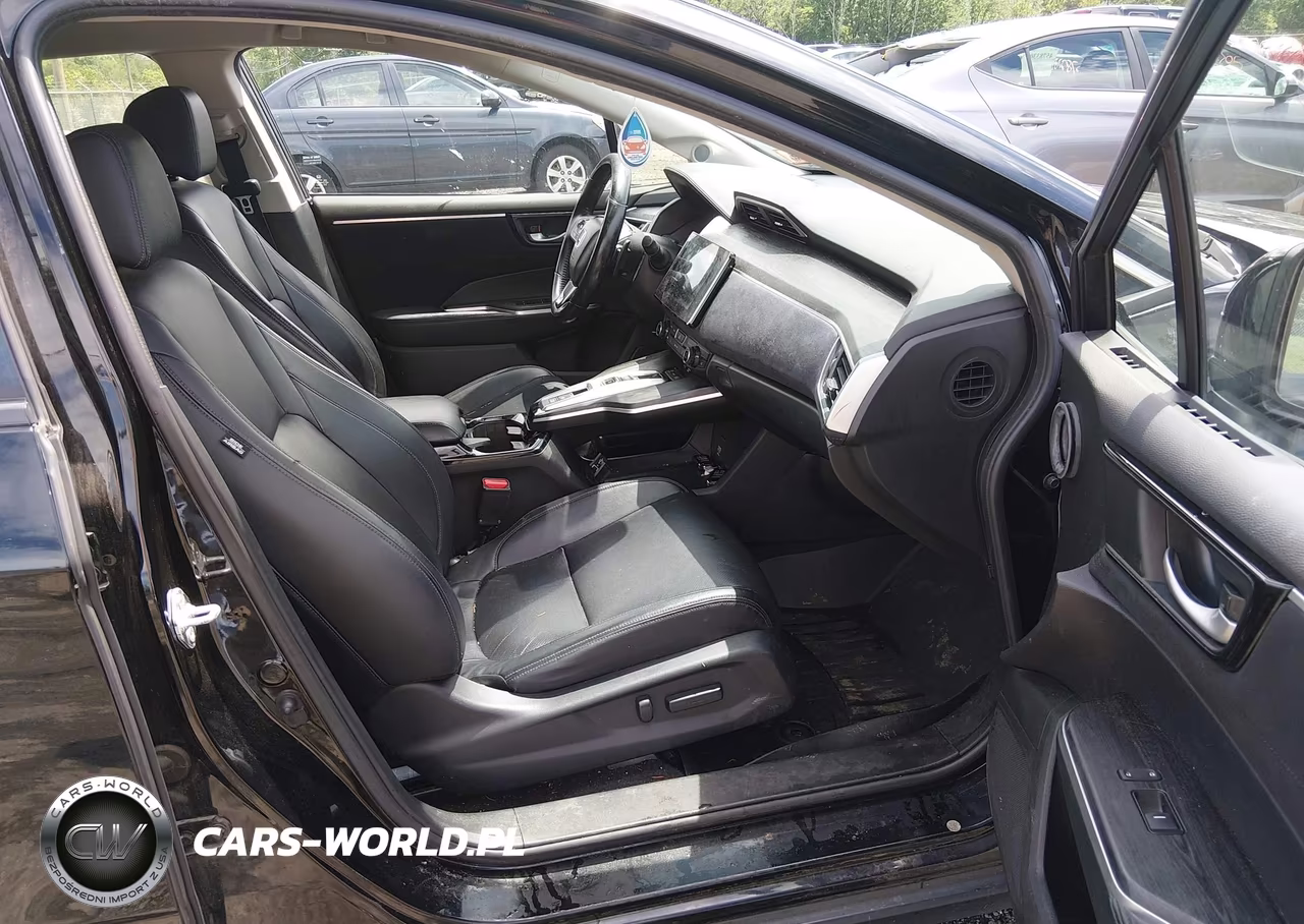 2018 Honda Clarity Plug-In Hybrid Touring VIN:JHMZC5F3XJC017786 - 5