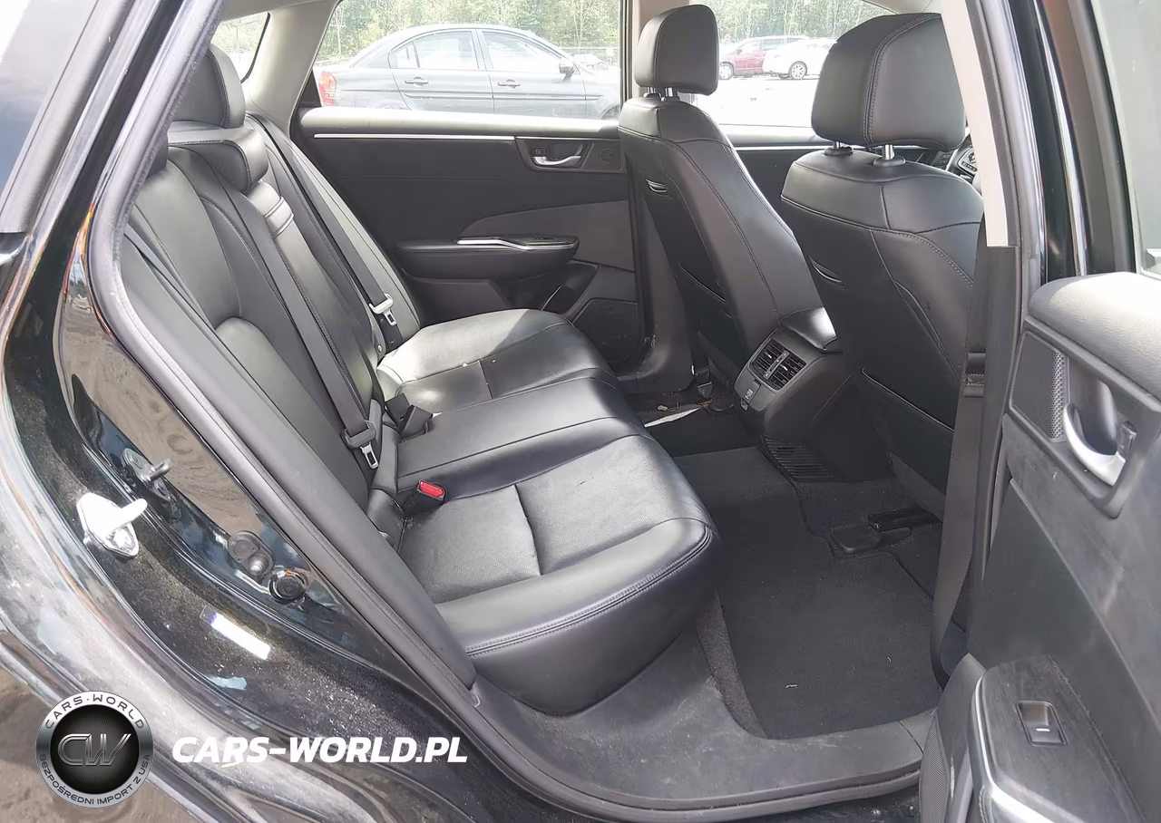 2018 Honda Clarity Plug-In Hybrid Touring VIN:JHMZC5F3XJC017786 - 8