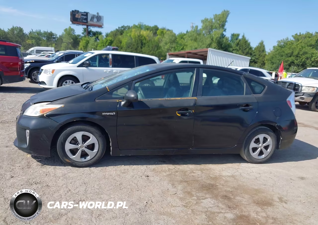 2015 Toyota Prius Two VIN:JTDKN3DU1F1942277 - 14