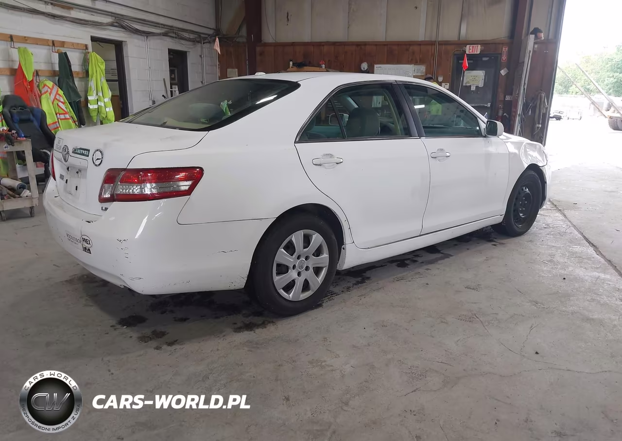 2011 Toyota Camry Le VIN:4T1BF3EK1BU740635 - 4