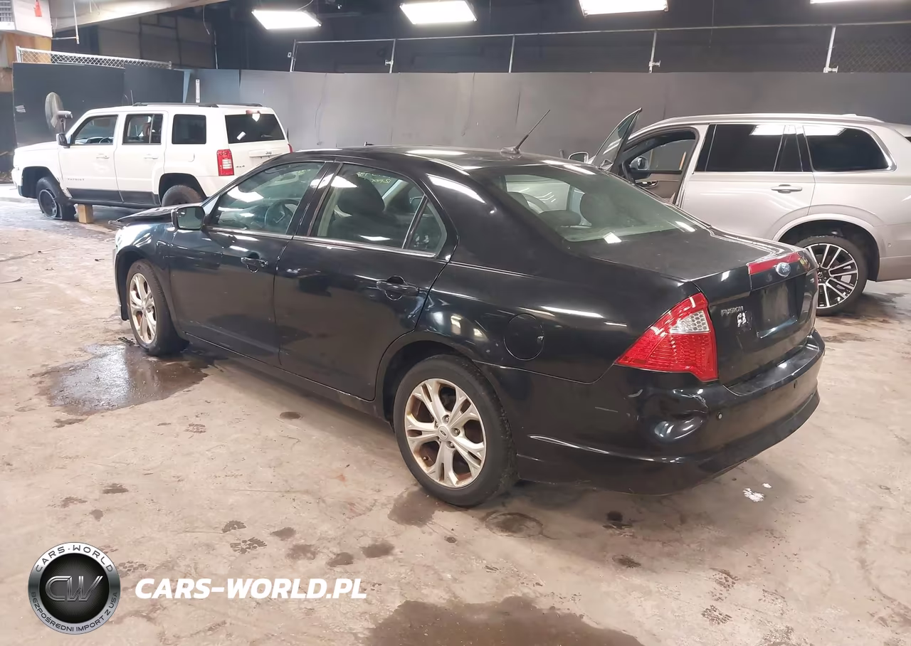 2012 Ford Fusion Se VIN:3FAHP0HA5CR111925 - 3