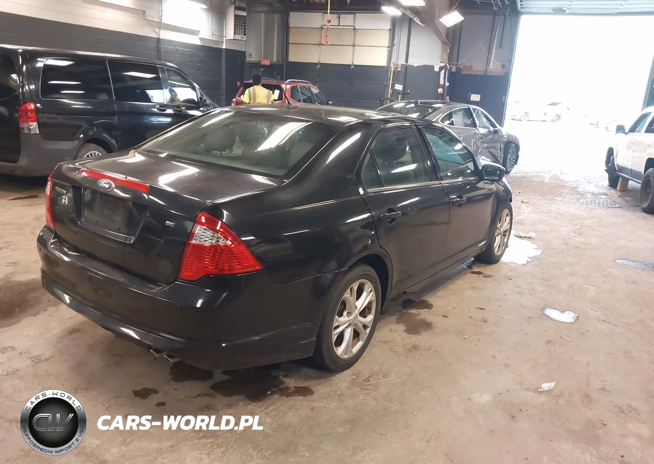 2012 Ford Fusion Se VIN:3FAHP0HA5CR111925 - 4