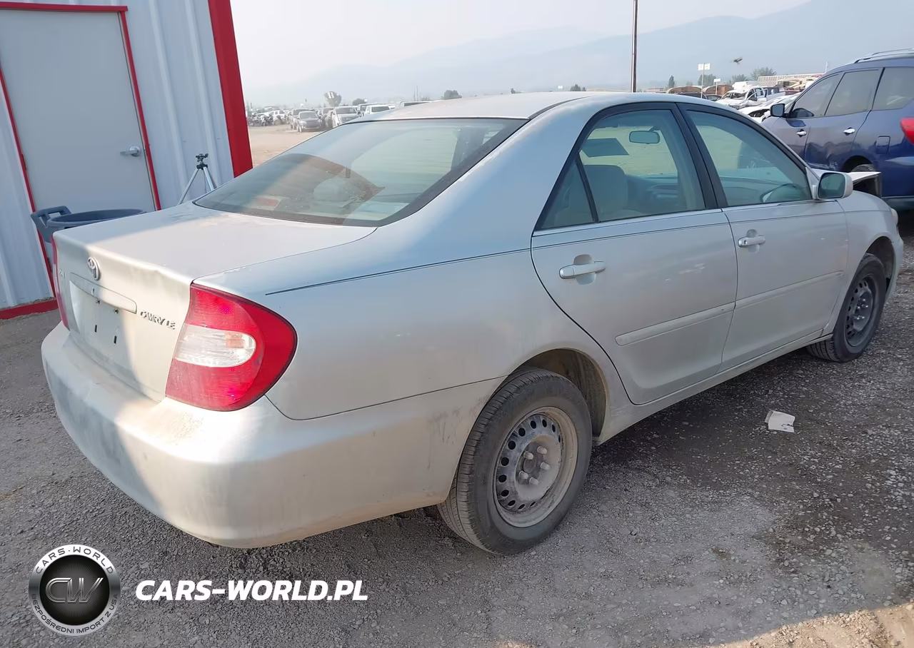 2003 Toyota Camry Le VIN:4T1BE32K43U126316 - 4