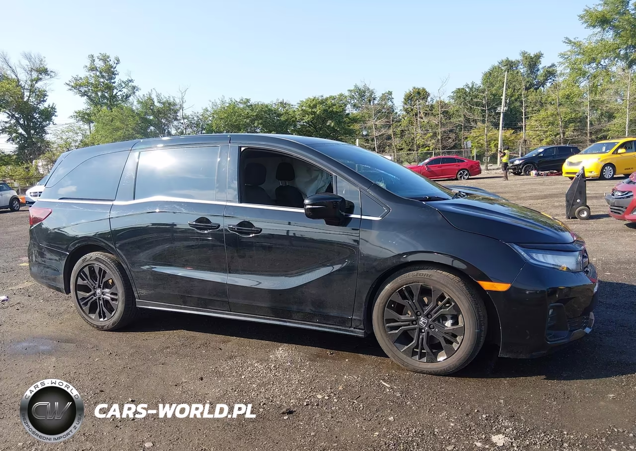 2025 Honda Odyssey Sport-L VIN:5FNRL6H72SB028969 - 13