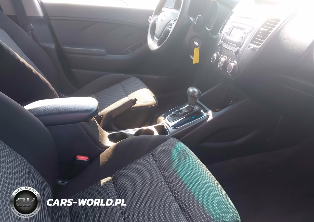 2017 Kia Forte Lx VIN:3KPFK4A74HE146993 - 5