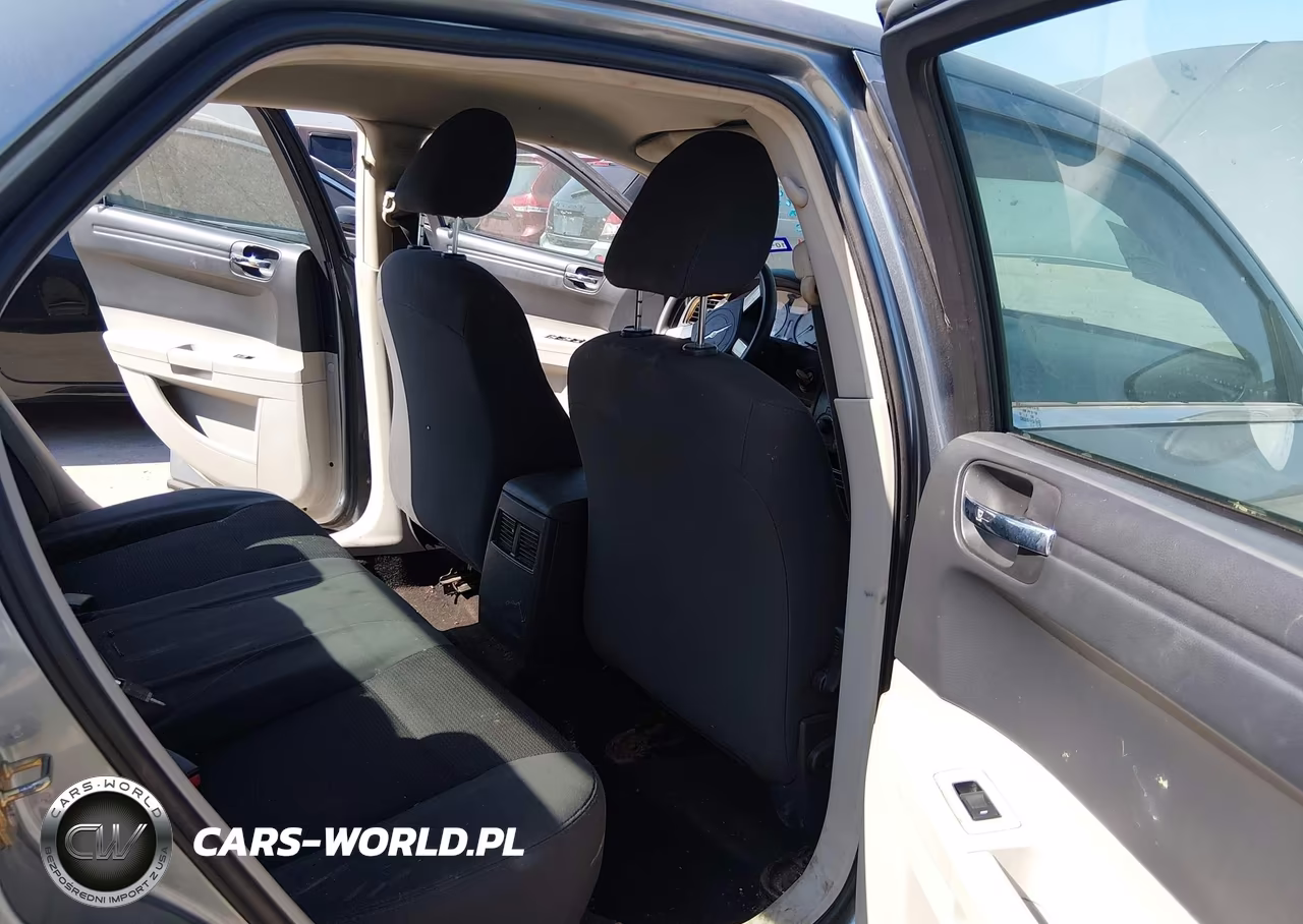 2006 Chrysler 300 VIN:2C3LA43R26H458529 - 8