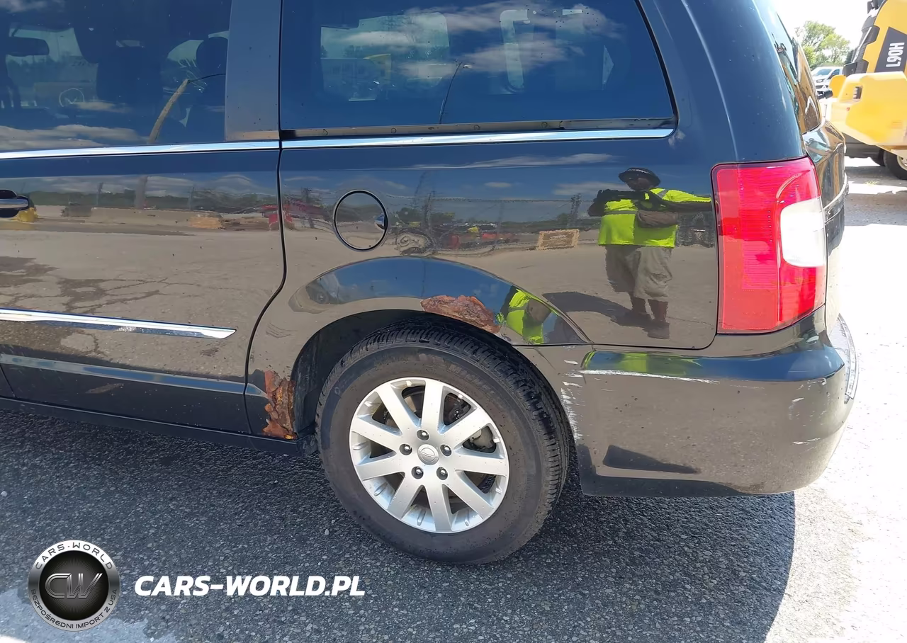 2014 Chrysler Town & Country Touring VIN:2C4RC1BGXER237364 - 6