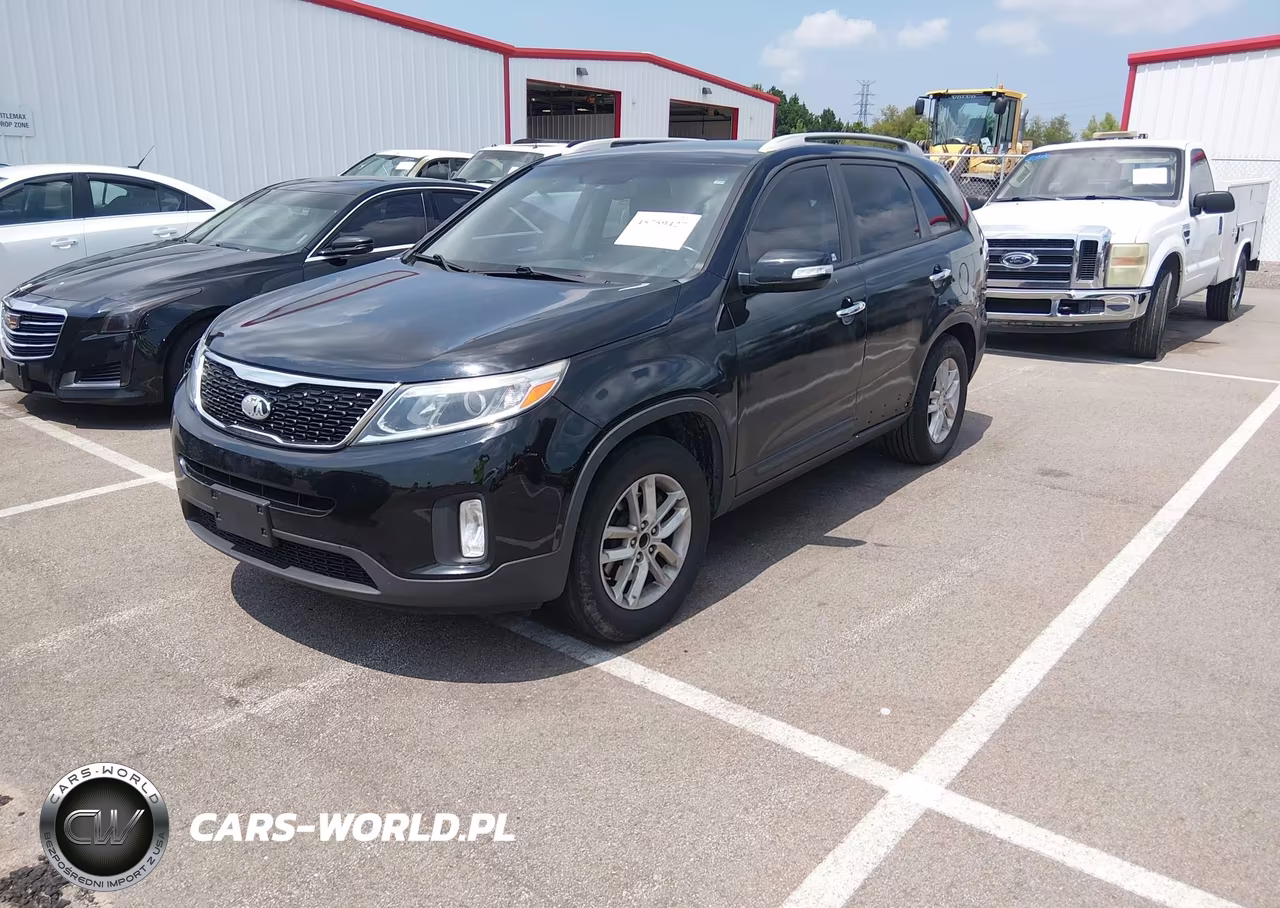 2014 KIA SORENTO LX VIN:5XYKTCA61EG543637 - 2