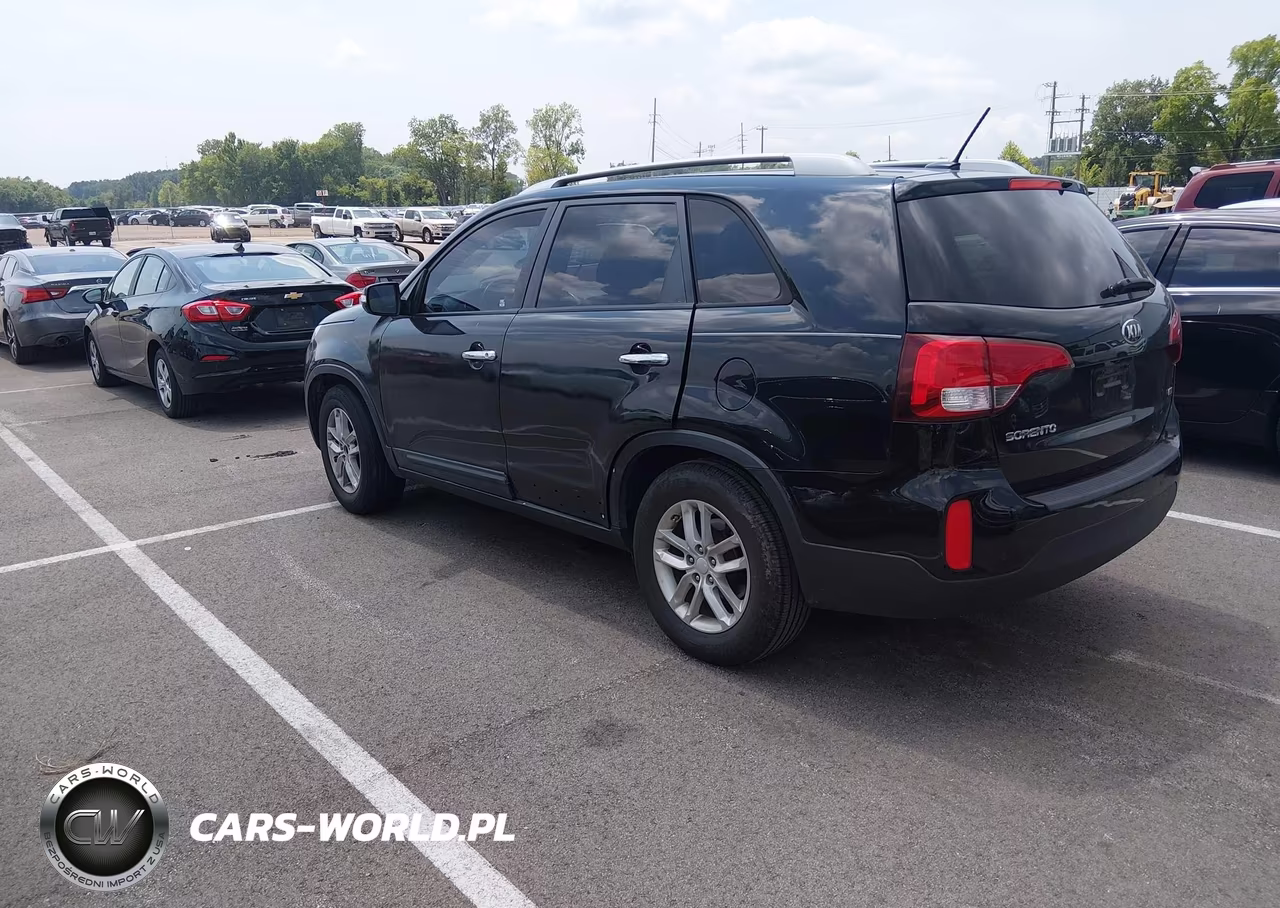 2014 KIA SORENTO LX VIN:5XYKTCA61EG543637 - 3