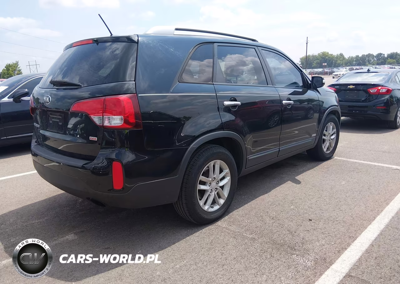 2014 KIA SORENTO LX VIN:5XYKTCA61EG543637 - 4