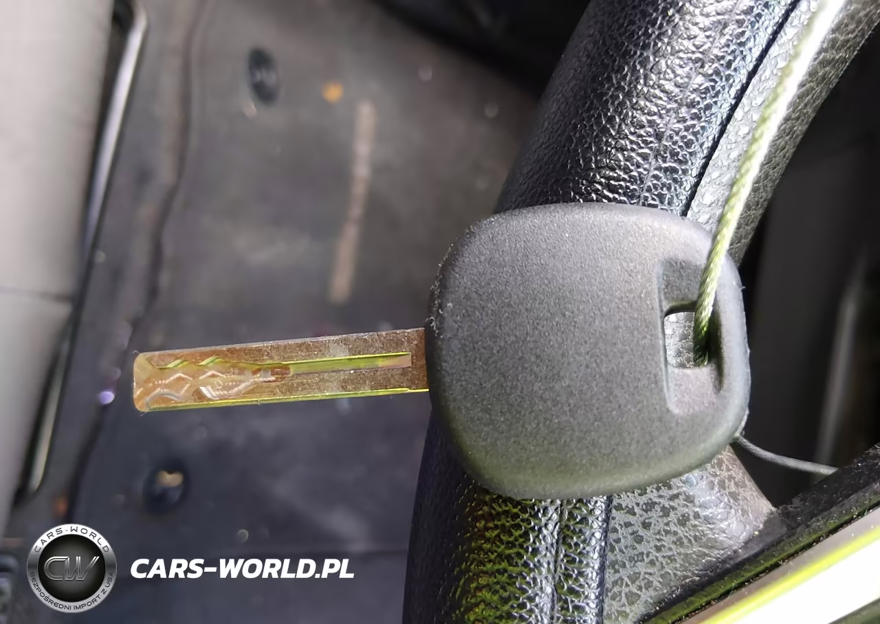 2018 Toyota Camry L VIN:4T1B11HKXJU047494 - 11