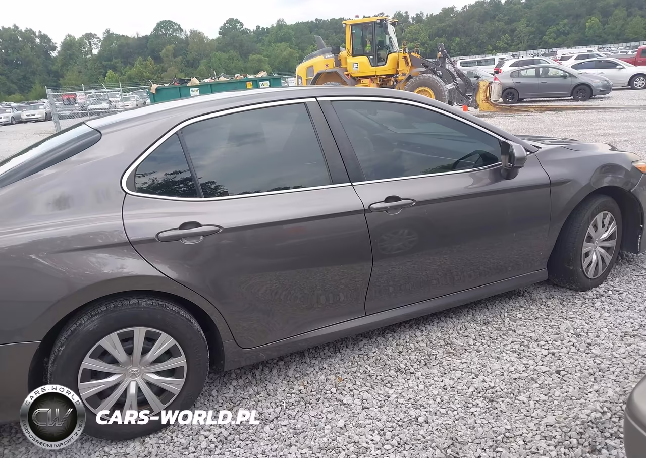 2018 Toyota Camry L VIN:4T1B11HKXJU047494 - 13