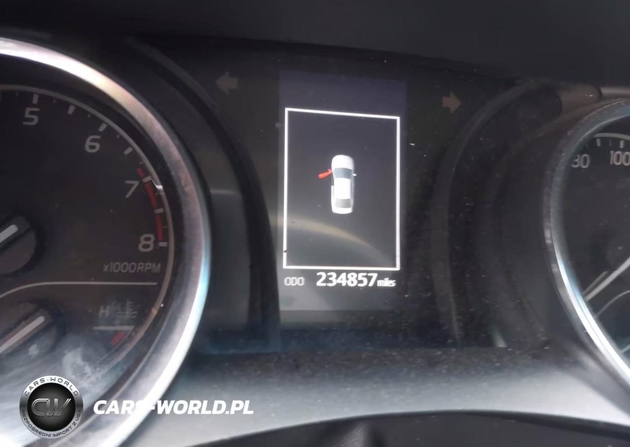 2018 Toyota Camry L VIN:4T1B11HKXJU047494 - 7