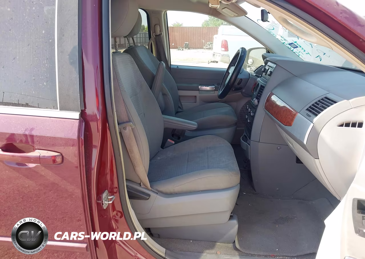 2008 Chrysler Town & Country Touring VIN:2A8HR54P48R791043 - 5