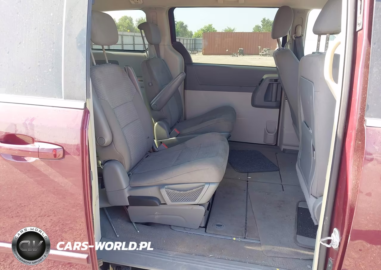 2008 Chrysler Town & Country Touring VIN:2A8HR54P48R791043 - 8